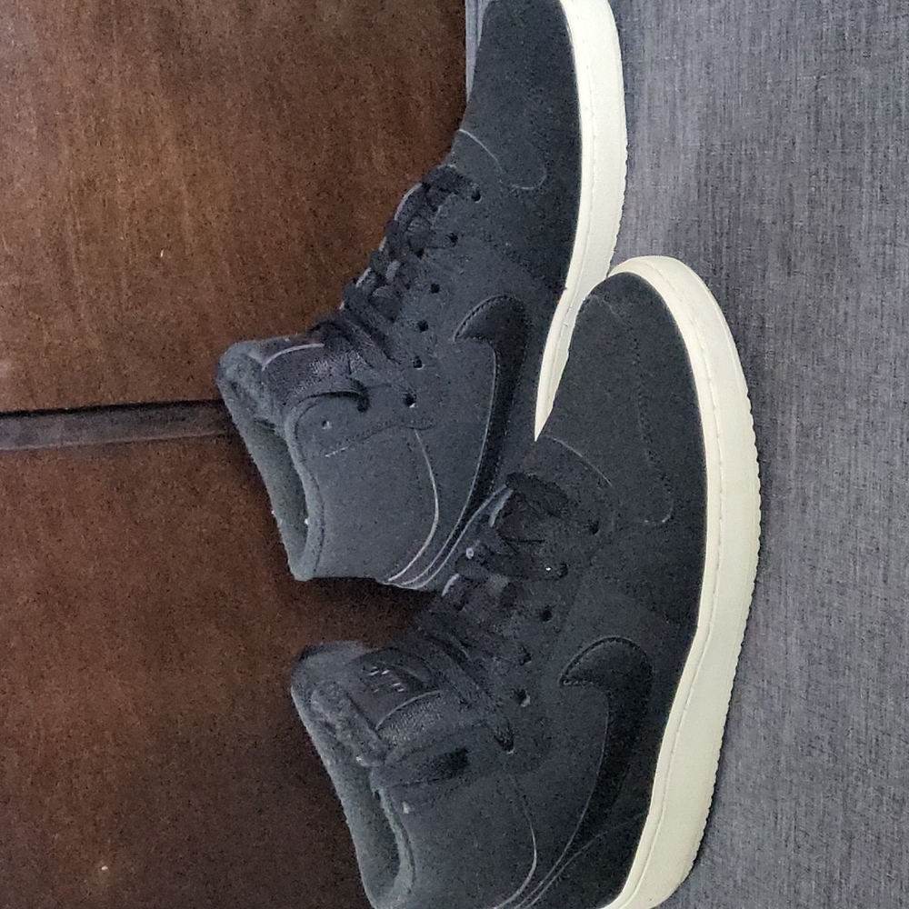 Black Nikes